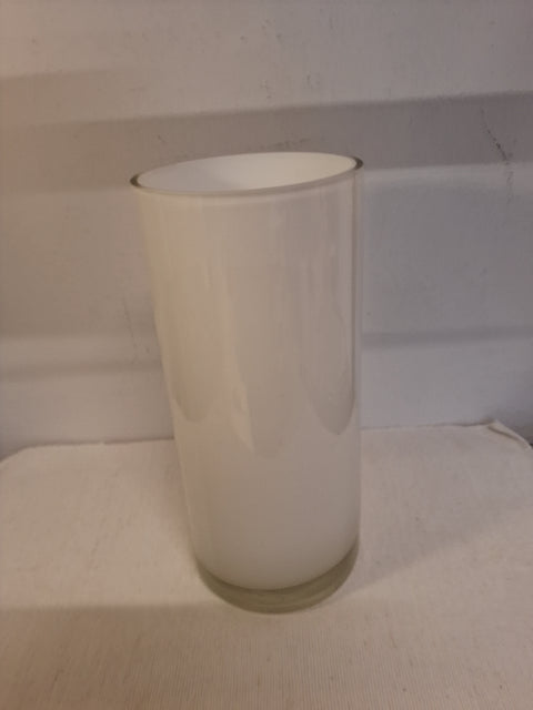 Cylindrisk hvid vase